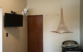 Hostal Carlos Tenaud