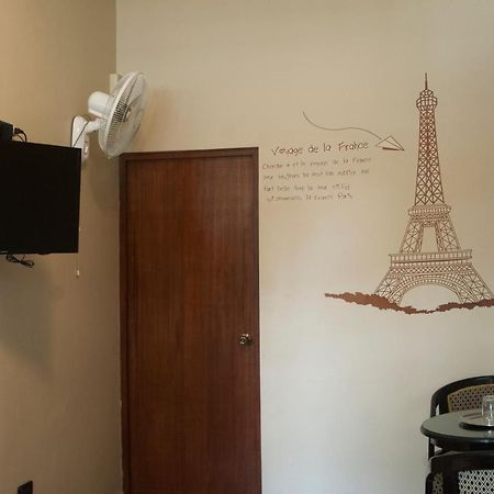 Hostal Carlos Tenaud Lima Zewnętrze zdjęcie
