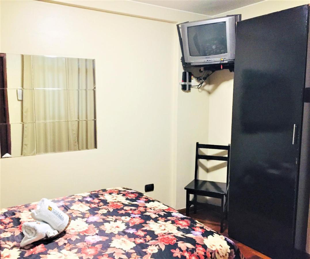 Hostal Carlos Tenaud Lima Zewnętrze zdjęcie