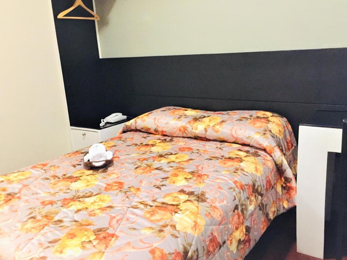 Hostal Carlos Tenaud Lima Zewnętrze zdjęcie