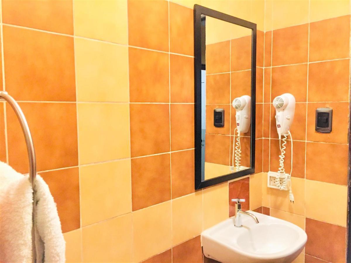 Hostal Carlos Tenaud Lima Zewnętrze zdjęcie
