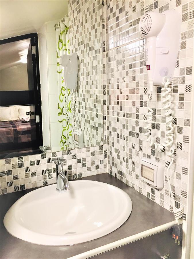Hostal Carlos Tenaud Lima Zewnętrze zdjęcie