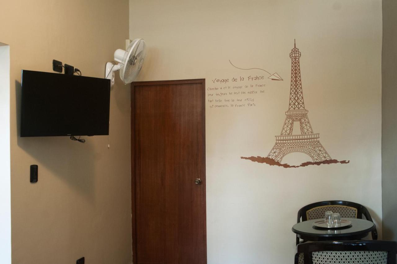 Hostal Carlos Tenaud Lima Zewnętrze zdjęcie